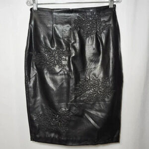 Worthington Women's Size 4 Black Faux Leather Embossed Skirt Office Career Wear